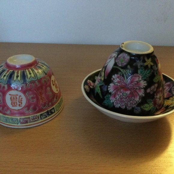 Vintage Chinese porcelain small plate & sake cups lot of 3 black floral Mun Shou - Picture 2 of 6